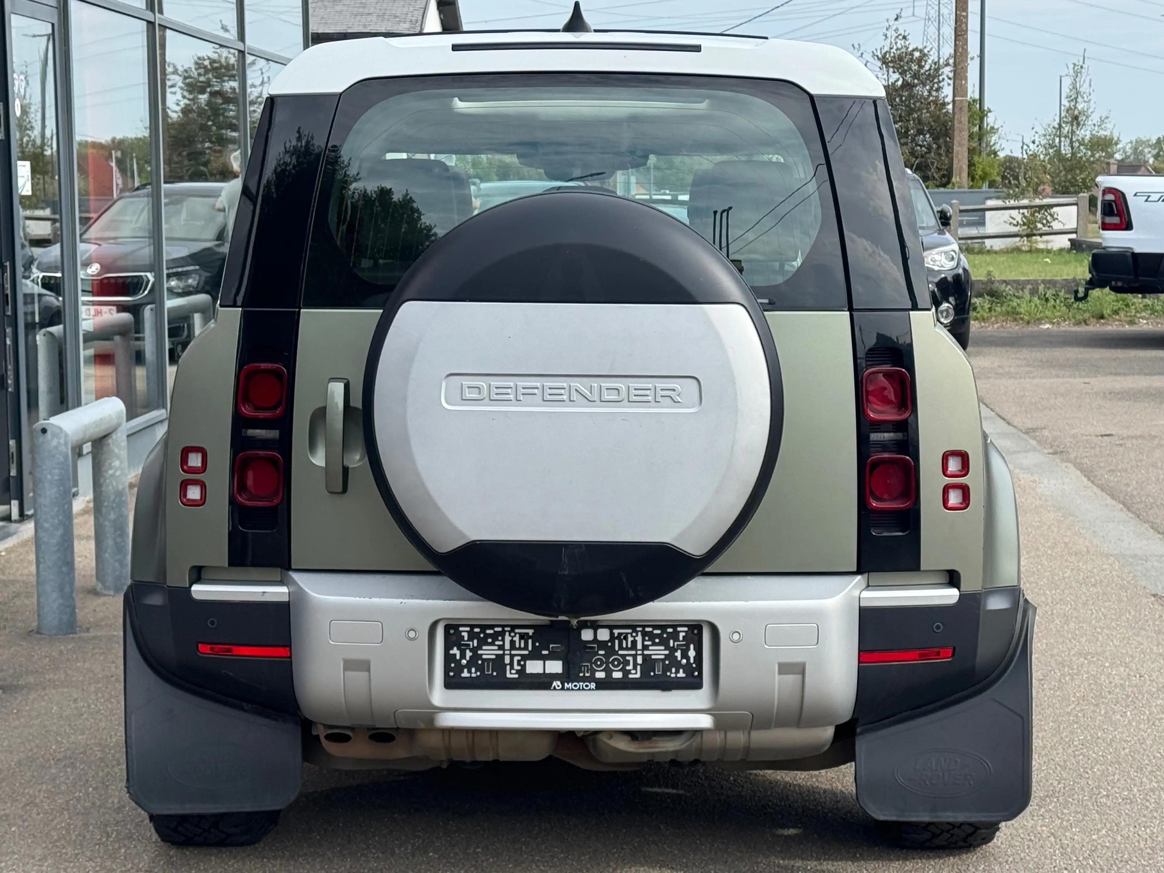 Land Rover Defender Defender 110 3.0 D MHEV D200 TOIT PANO CAMERA360 1ER PROPRIETAIRE FULL OPTION — photo 8