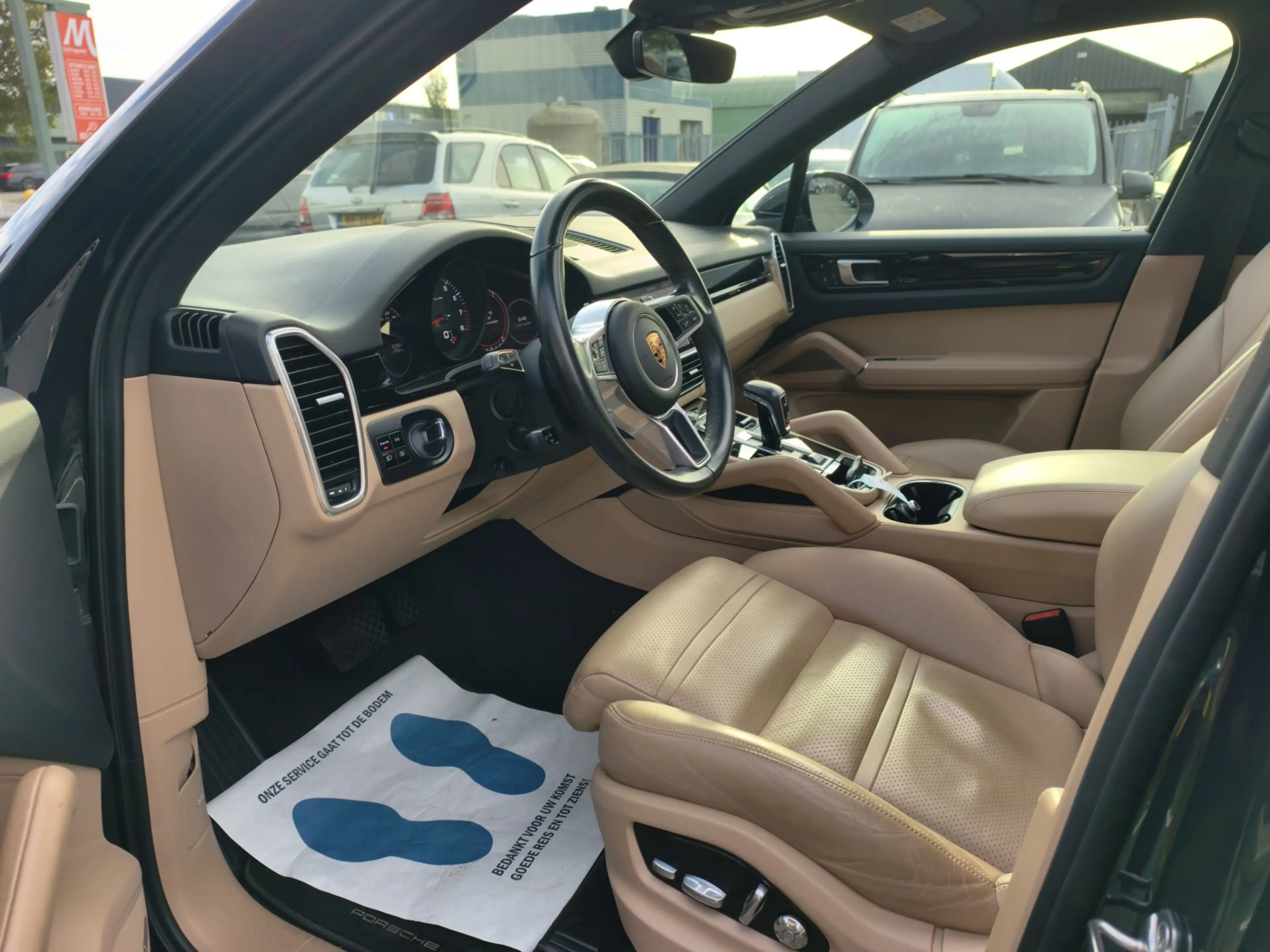 Porsche Cayenne 3.0 — photo 9