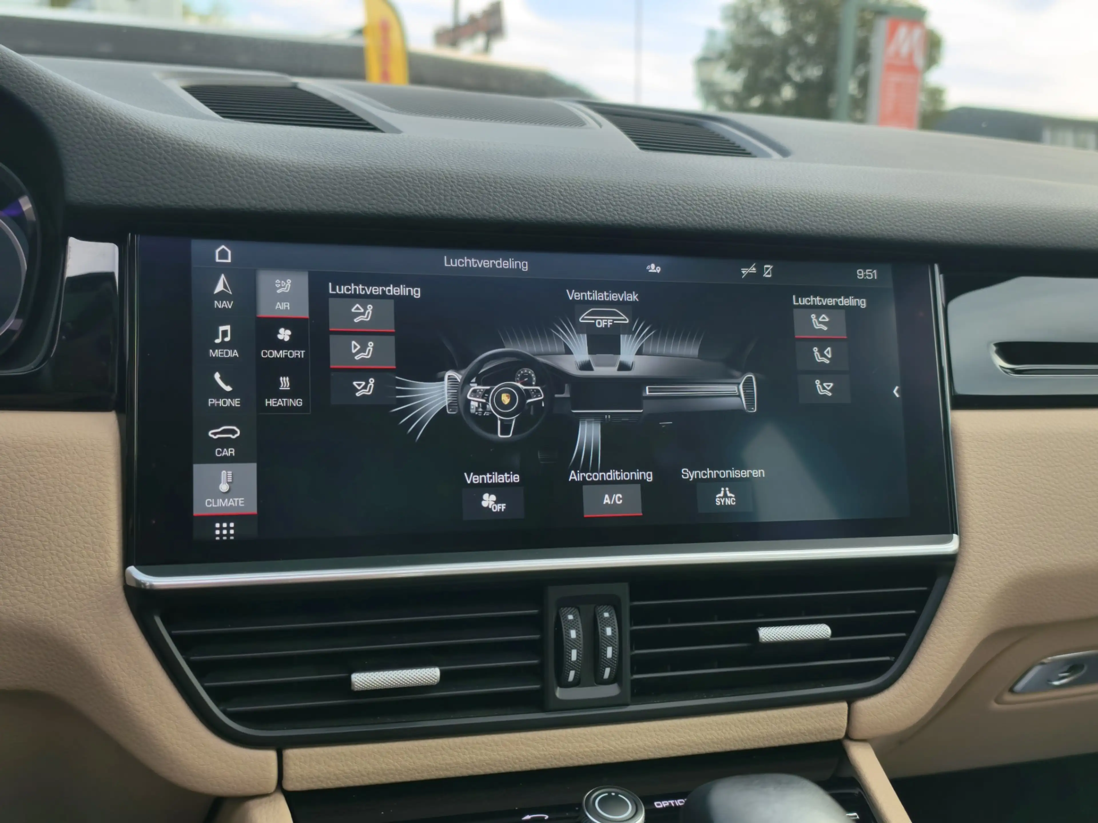 Porsche Cayenne 3.0 — photo 14