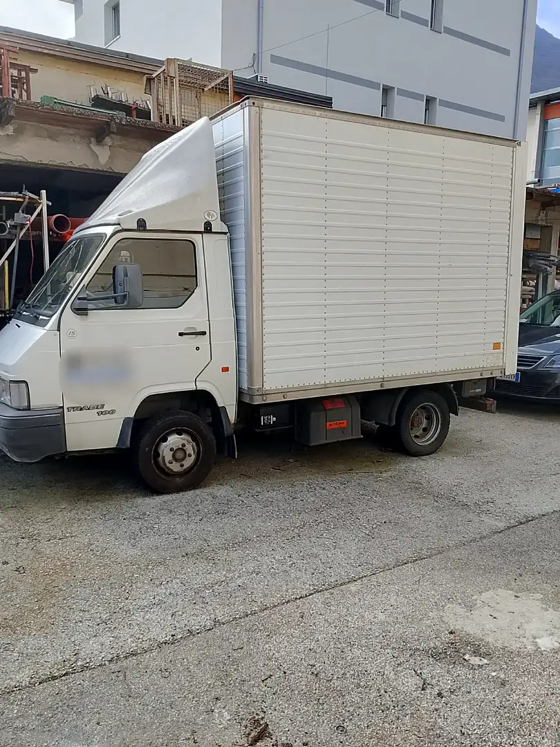 Nissan Trade Blanco - 2