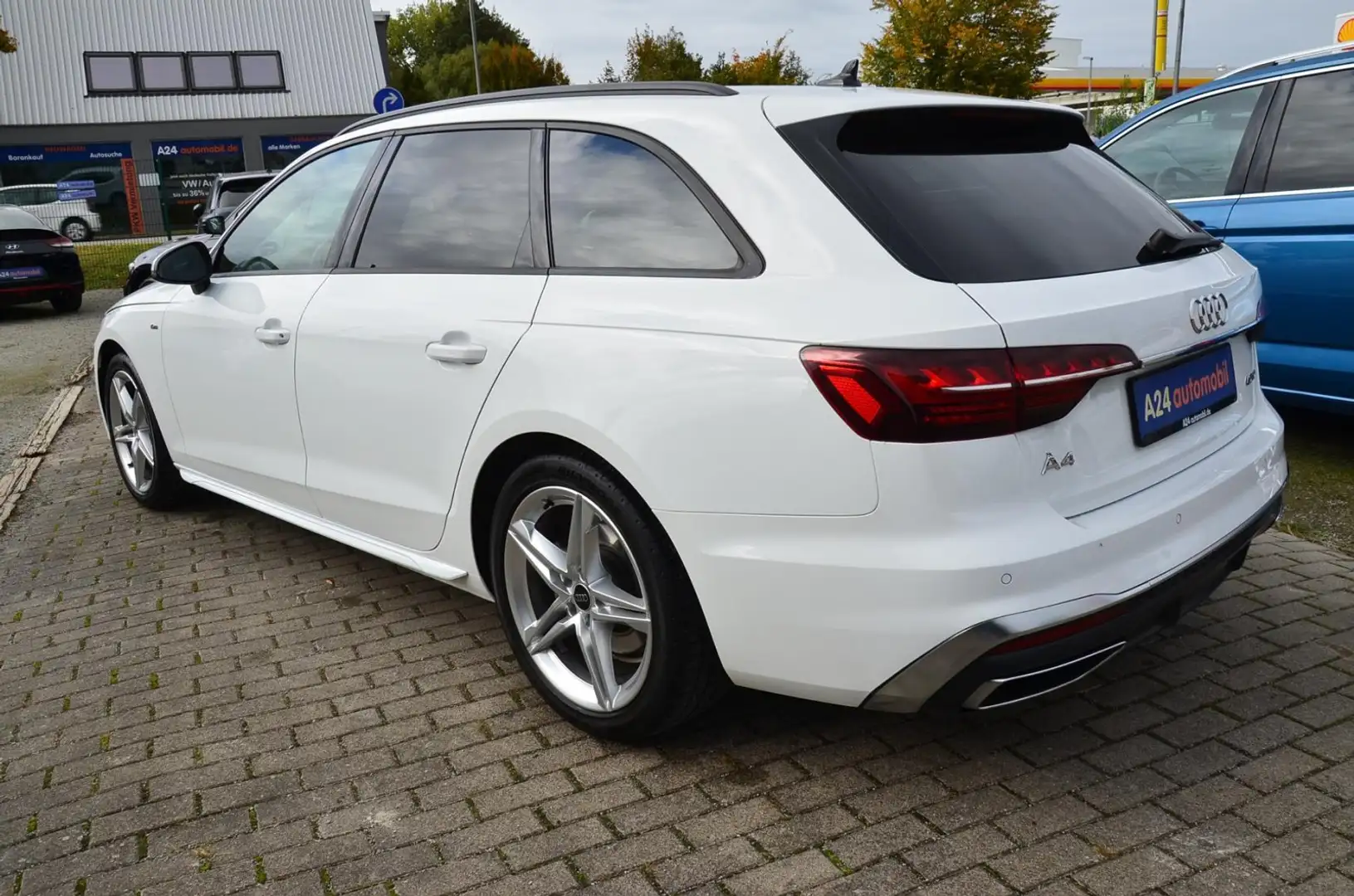 Audi A4 40 2.0 TDI Avant S line LED Navi über App Connect Weiß - 2