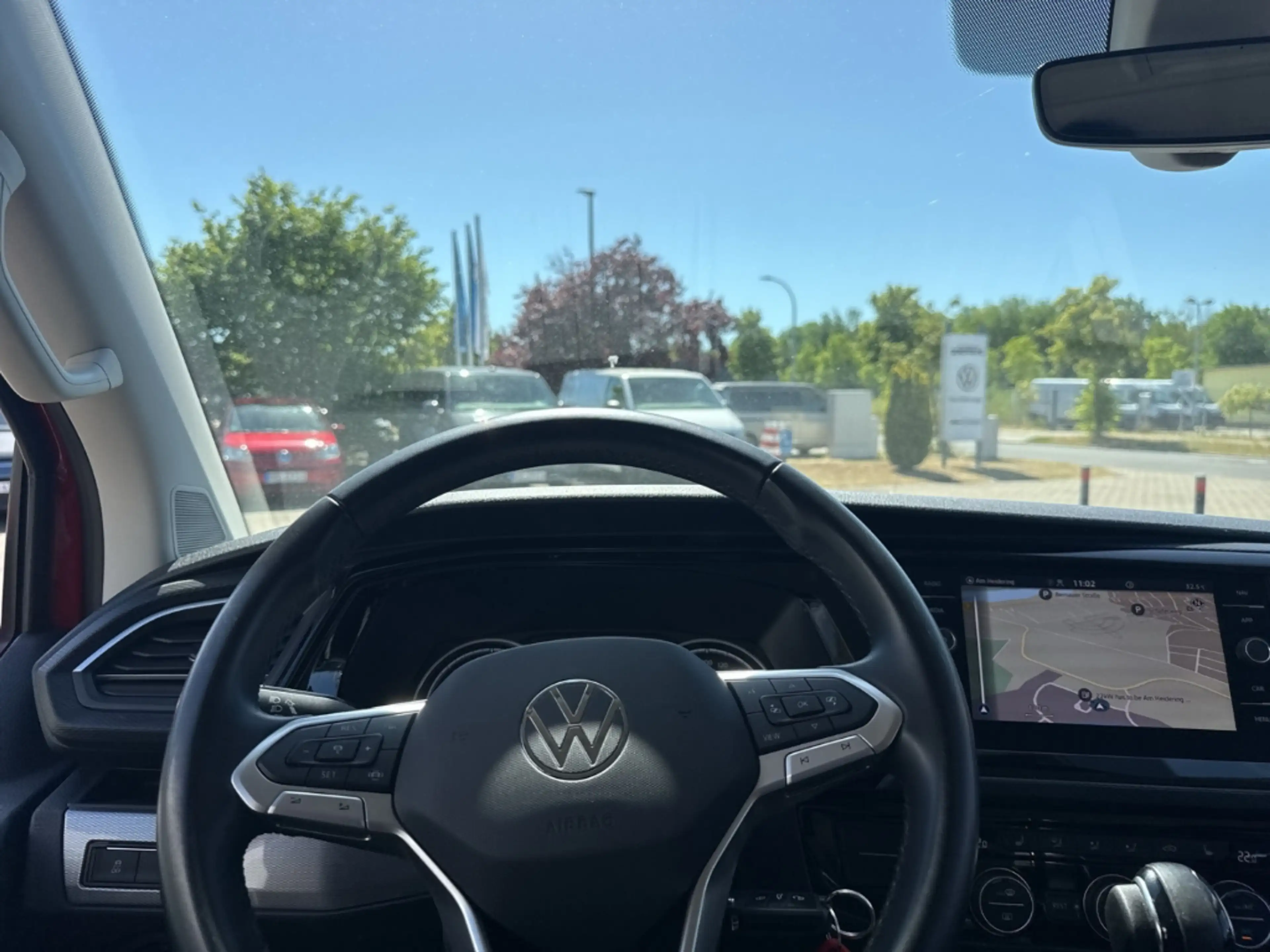 Volkswagen T6.1 Multivan 2.0 TDI DSG Generation Six StandHZG Navi LED Dyn. — photo 9