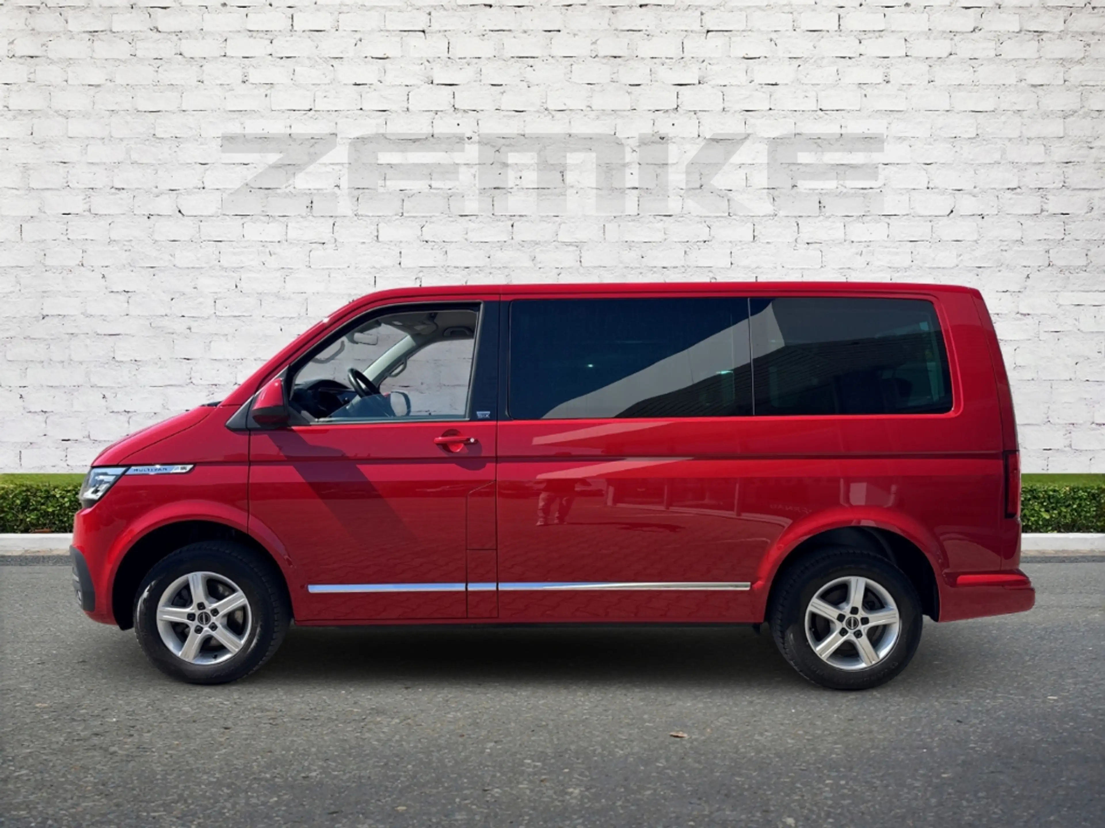 Volkswagen T6.1 Multivan 2.0 TDI DSG Generation Six StandHZG Navi LED Dyn. — photo 2