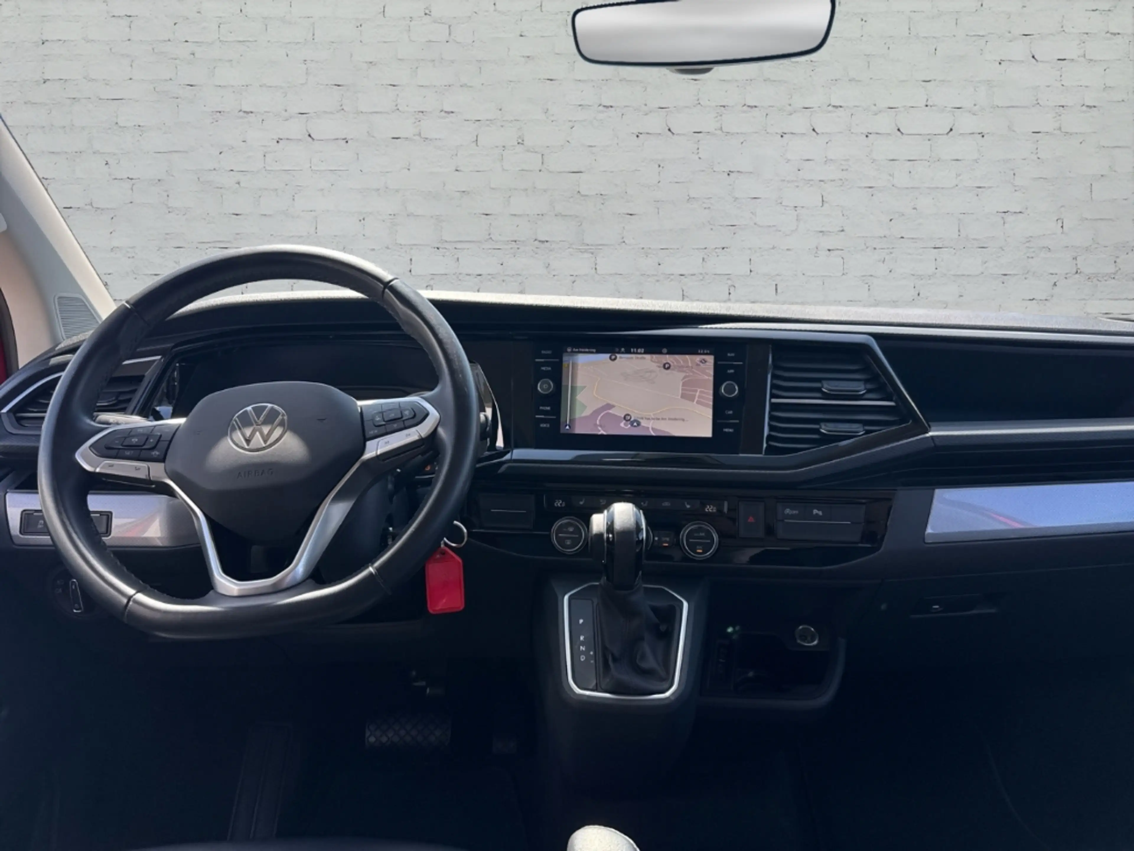 Volkswagen T6.1 Multivan 2.0 TDI DSG Generation Six StandHZG Navi LED Dyn. — photo 8