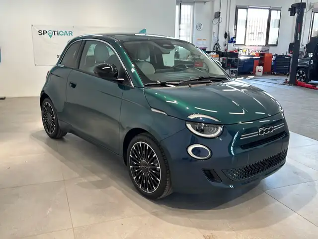 Fiat 500 view 3