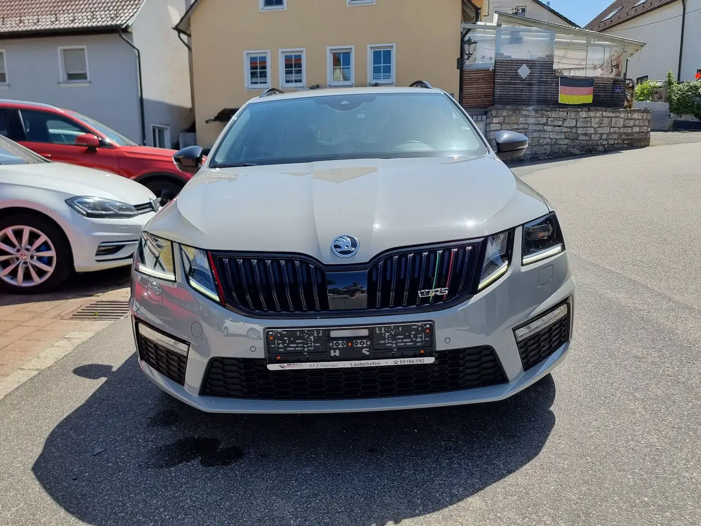 Skoda Octavia RS 245 Combi 2.0TSI DSG LED+NAVI+ACC Grau - 2