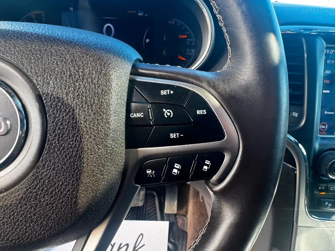 Jeep Grand Cherokee снимка Jeep Grand Cherokee