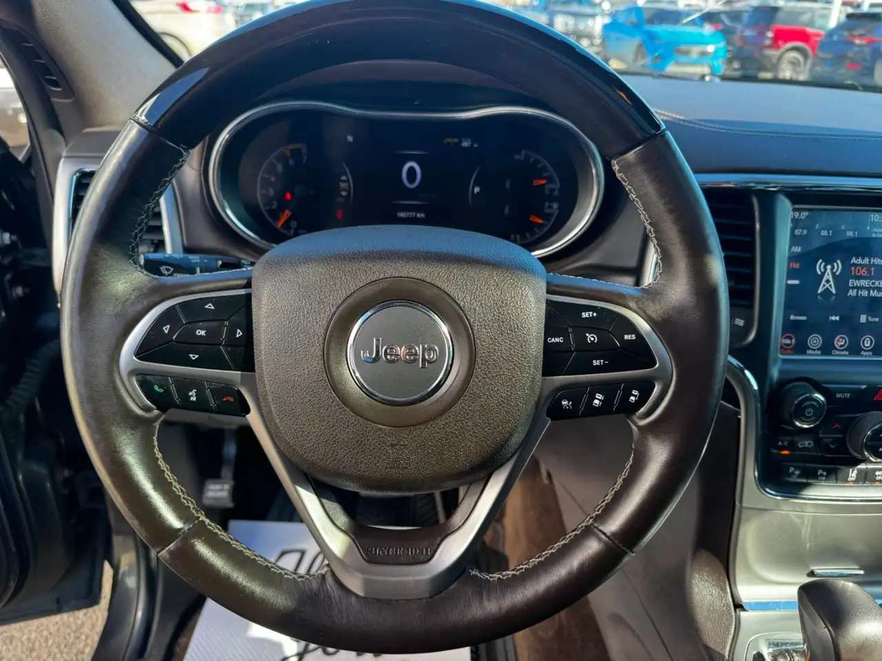 Jeep Grand Cherokee снимка Jeep Grand Cherokee