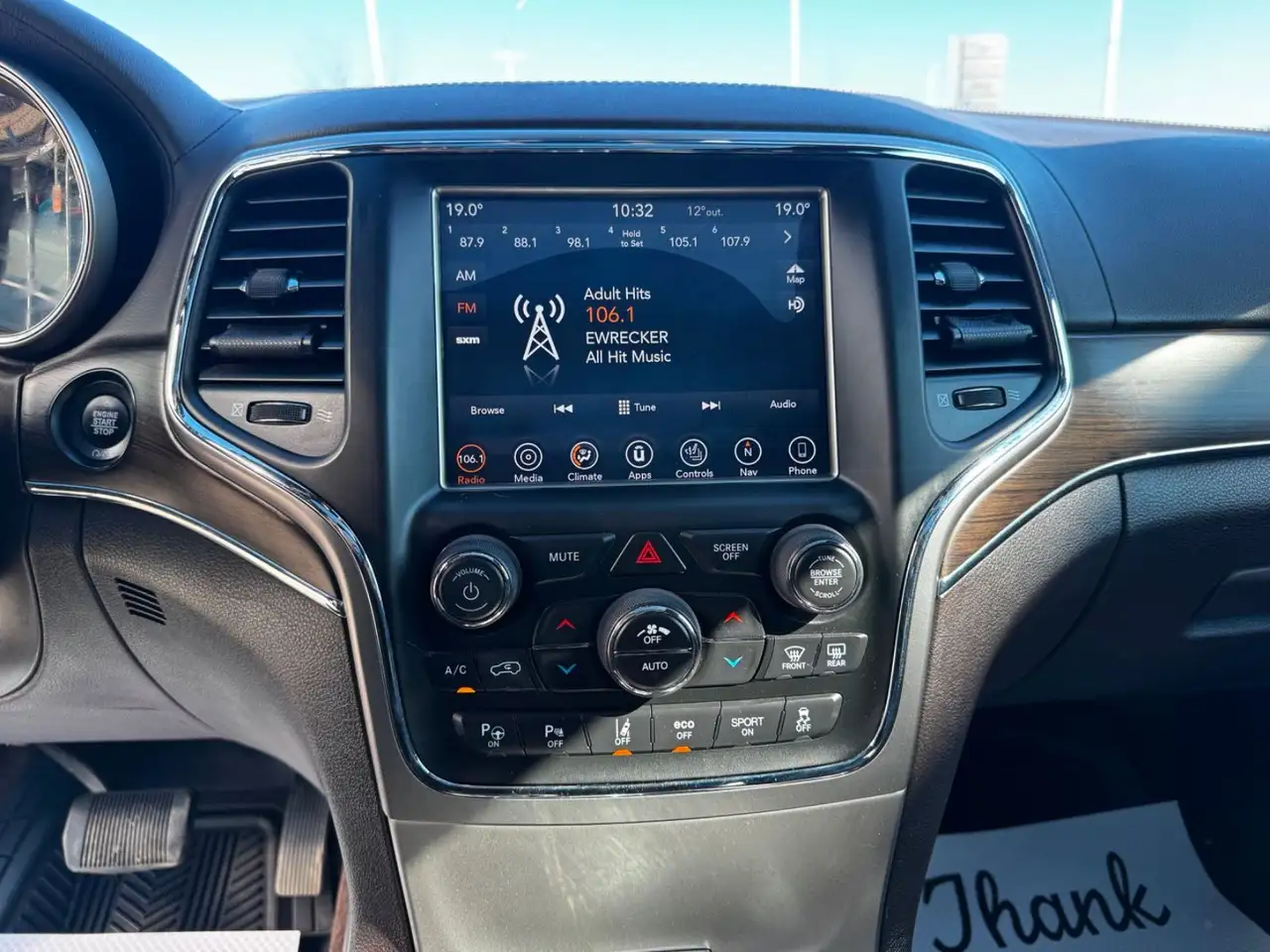 Jeep Grand Cherokee снимка Jeep Grand Cherokee