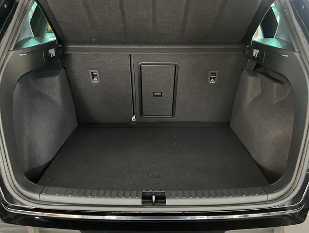 Cupra Ateca view 8