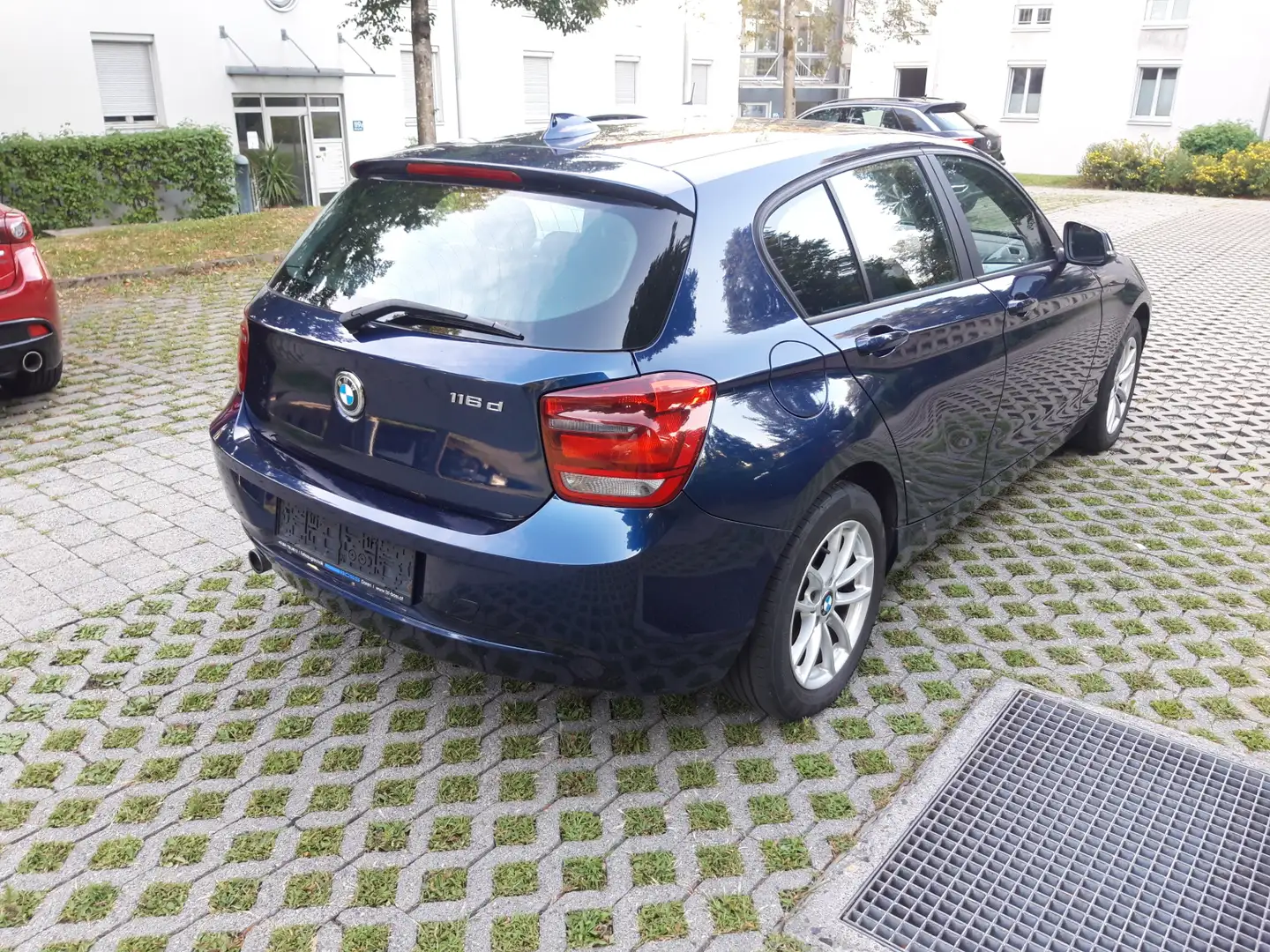 BMW 116 116d Blau - 2