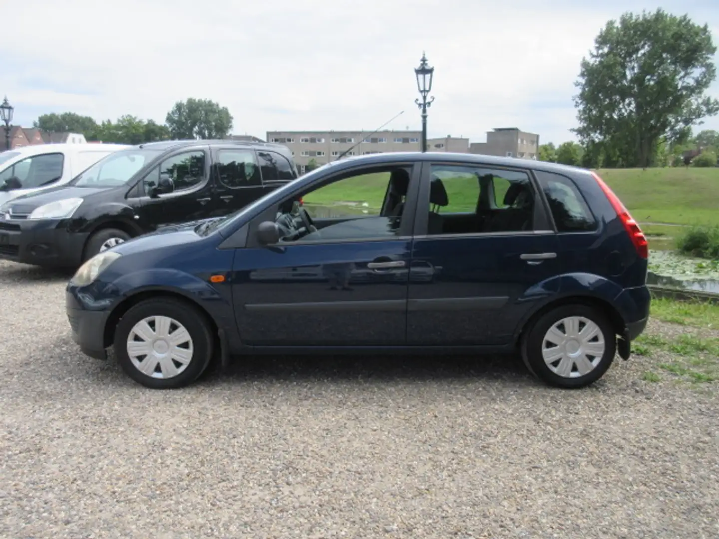 Ford Fiesta 1.3-8V Cool & Sound - Airco Bleu - 2