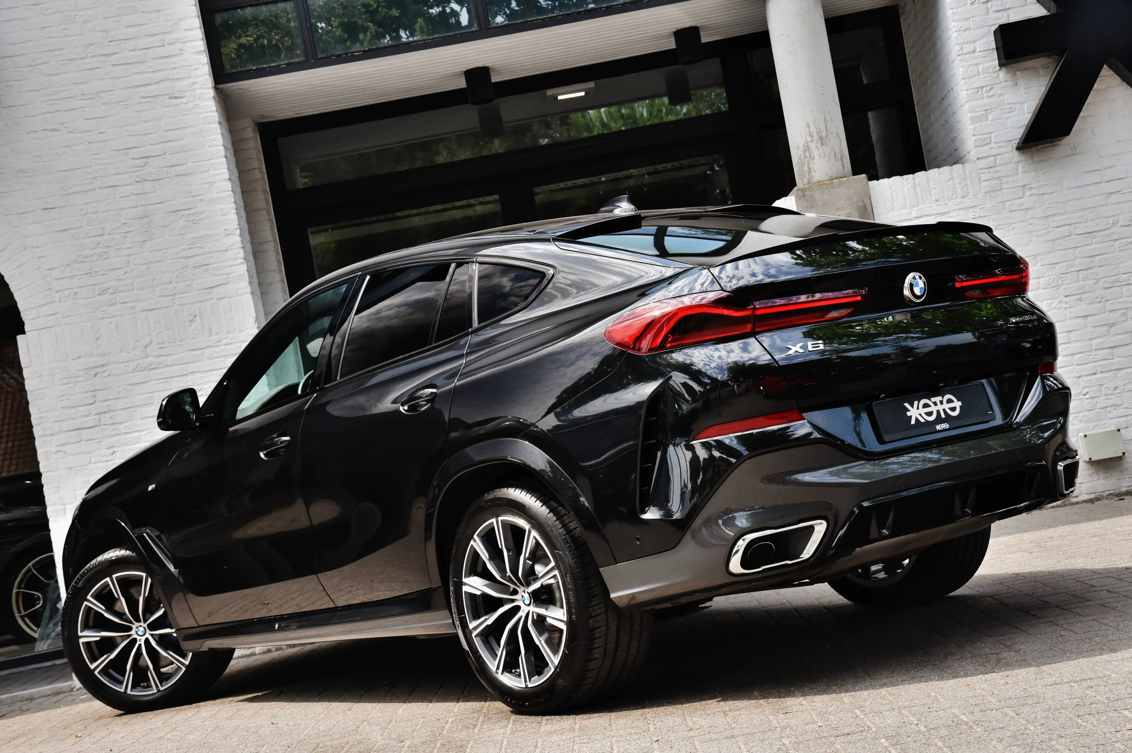 BMW X6 XDRIVE30D AS M PACK *** TREKHAAK / ICONIC GLOW / 360 CAMERA *** — photo 9