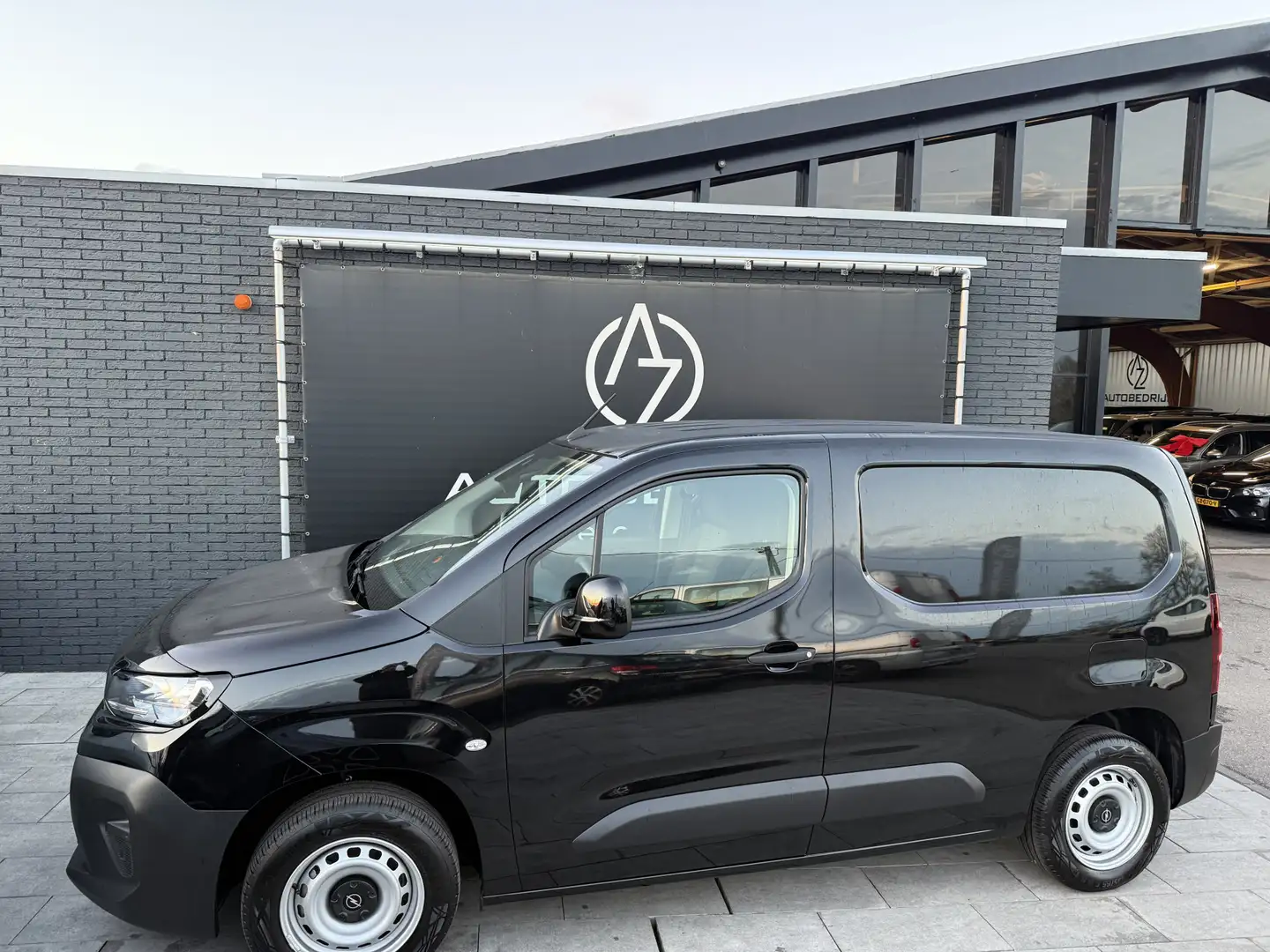 Opel Combo 1.5 BlueHDi 100 S&S L1 Zwart - 2