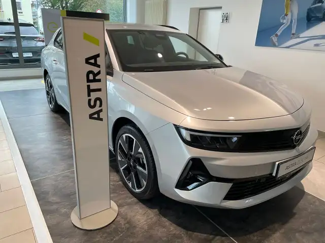 Opel Astra Sports Tourer Electric Wärmep Navi AGR LED