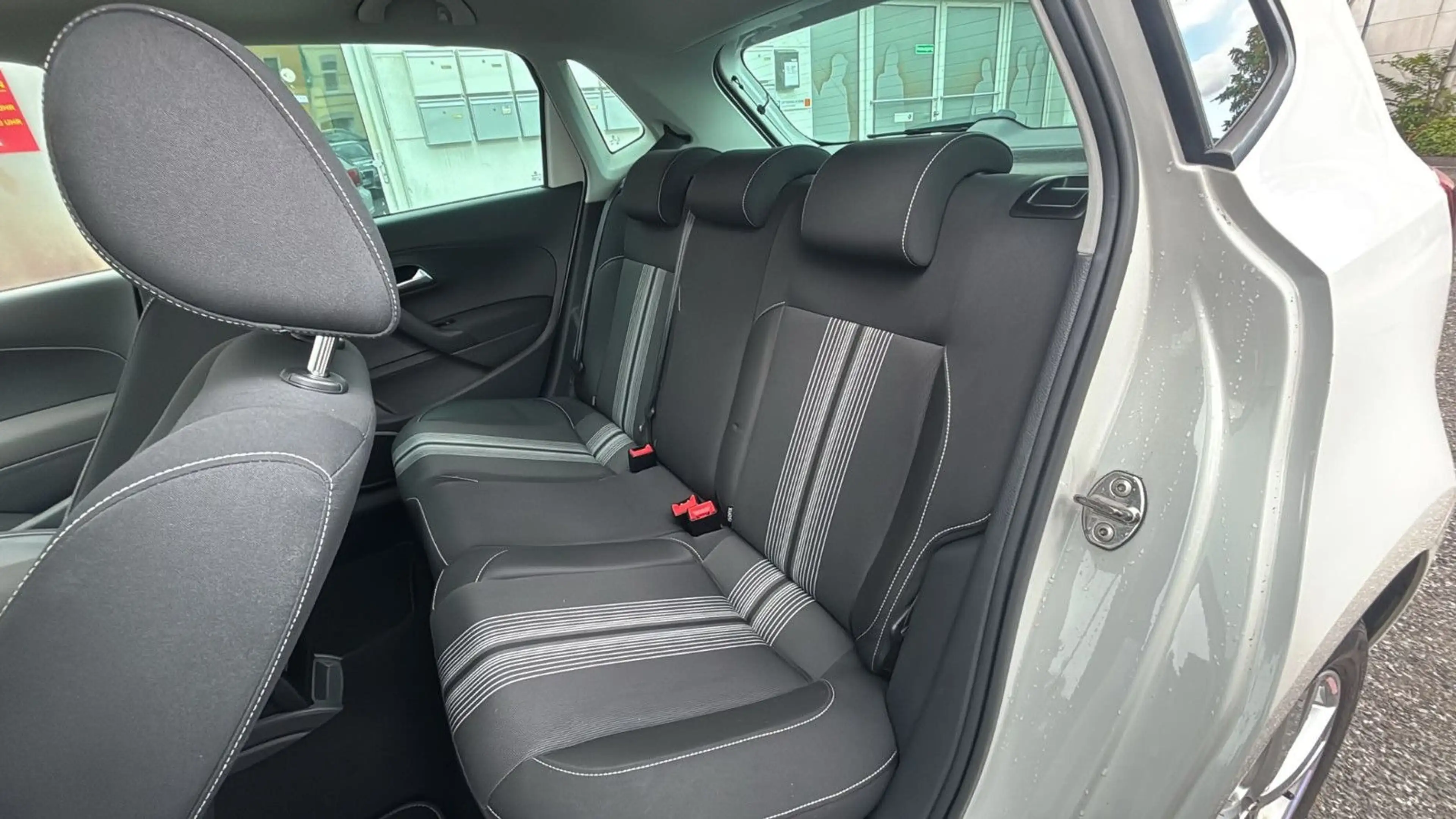 Volkswagen Polo V 6R *1.6TDI-AUTOMATIK* — photo 9