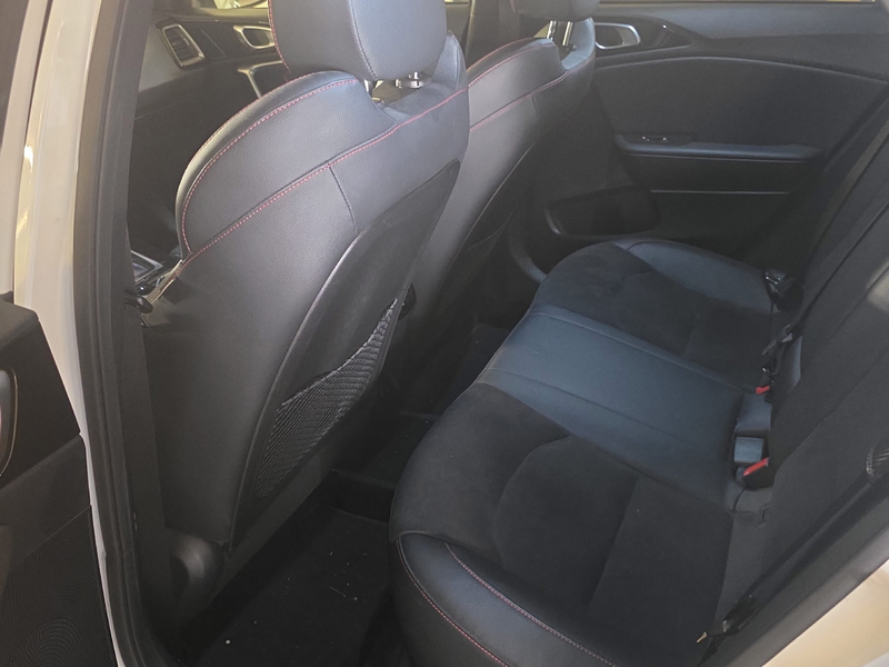 Kia ProCeed / pro_cee'd ProCeed 1.6 T-GDI GT *Panoramadach*Tempomat* — photo 11
