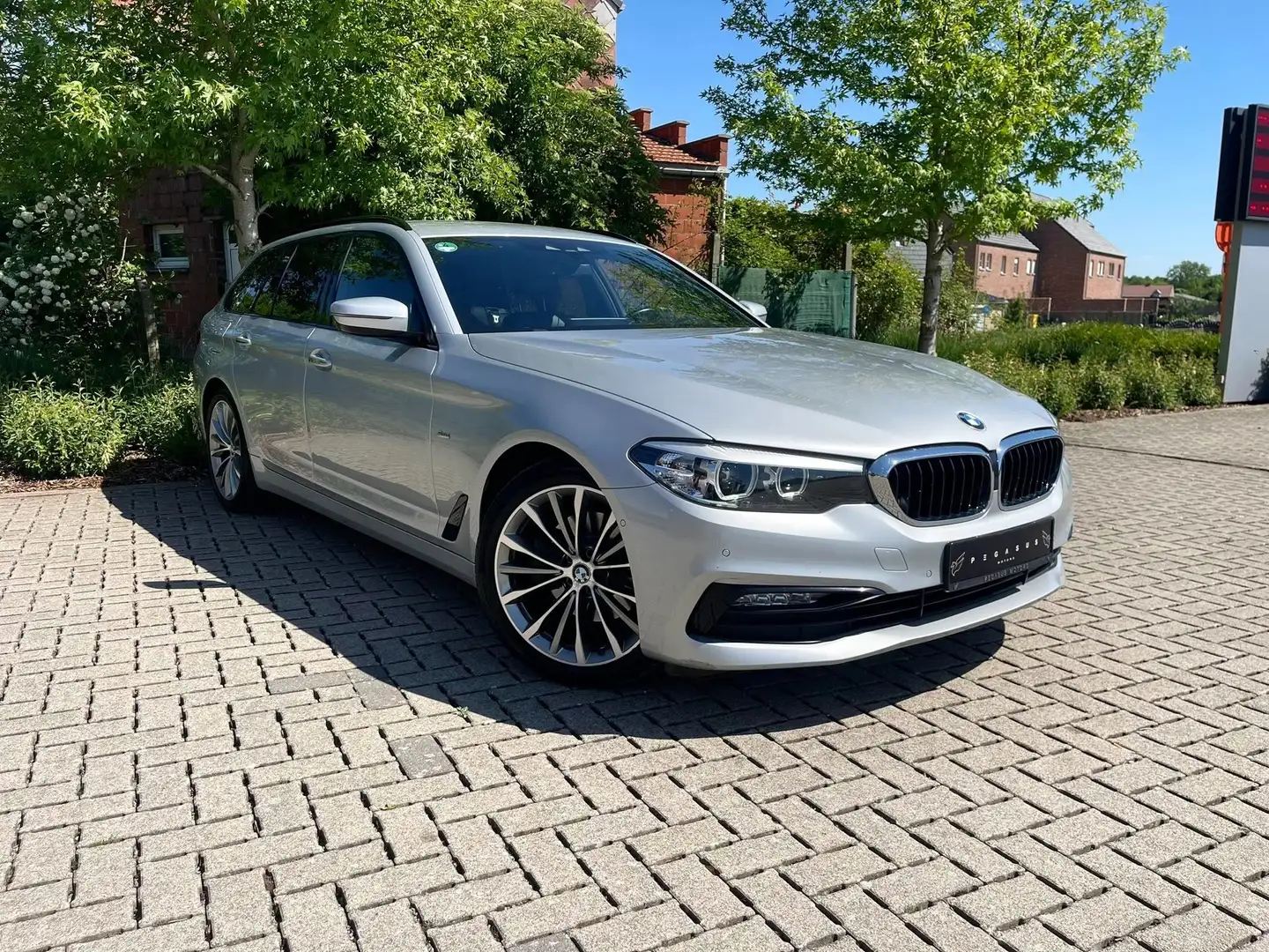 BMW 520 Touring dA Business Edition (ACO) (EU6c) Argento - 2