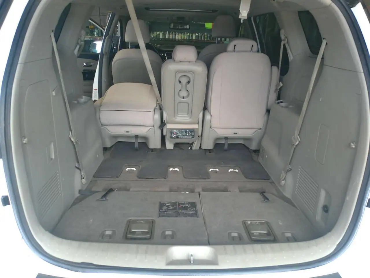 Kia Sedona снимка Kia Sedona