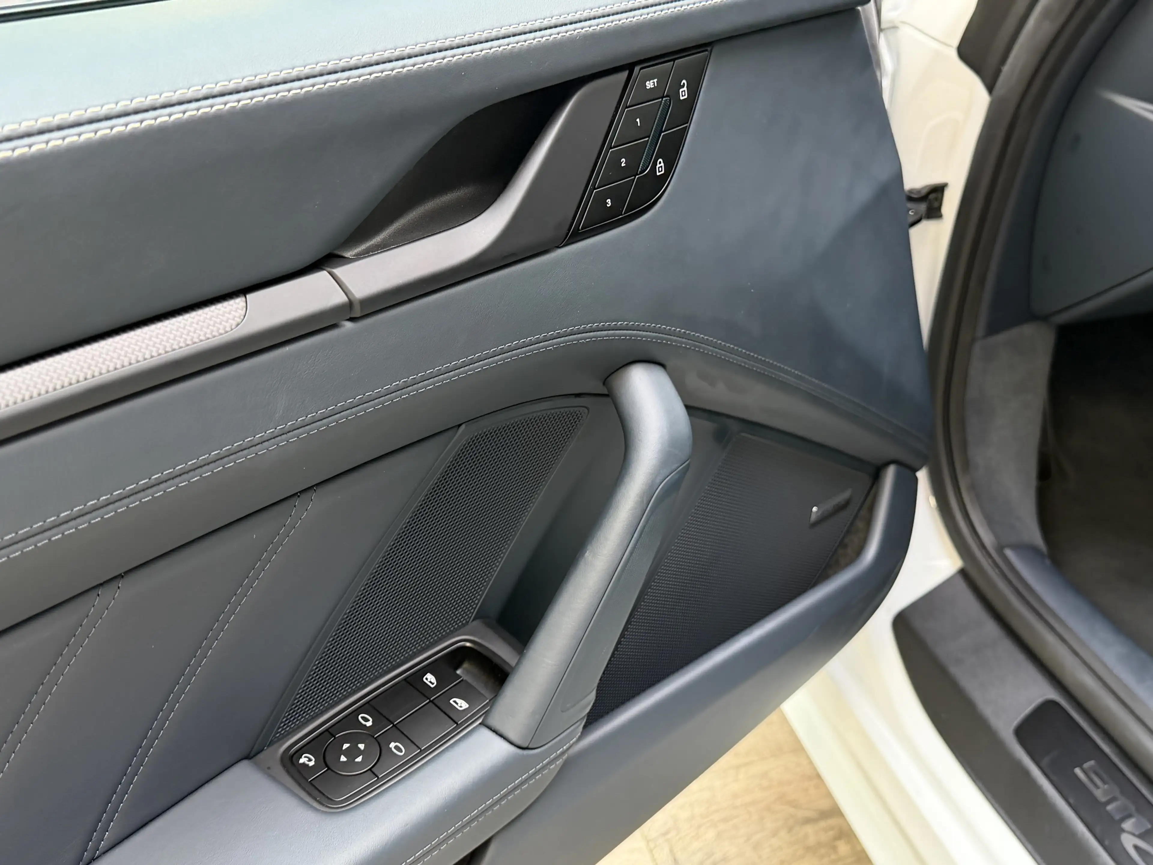 Porsche 992 Coupe GTS Lift Carbon ACC Lederpaket Bose — photo 14