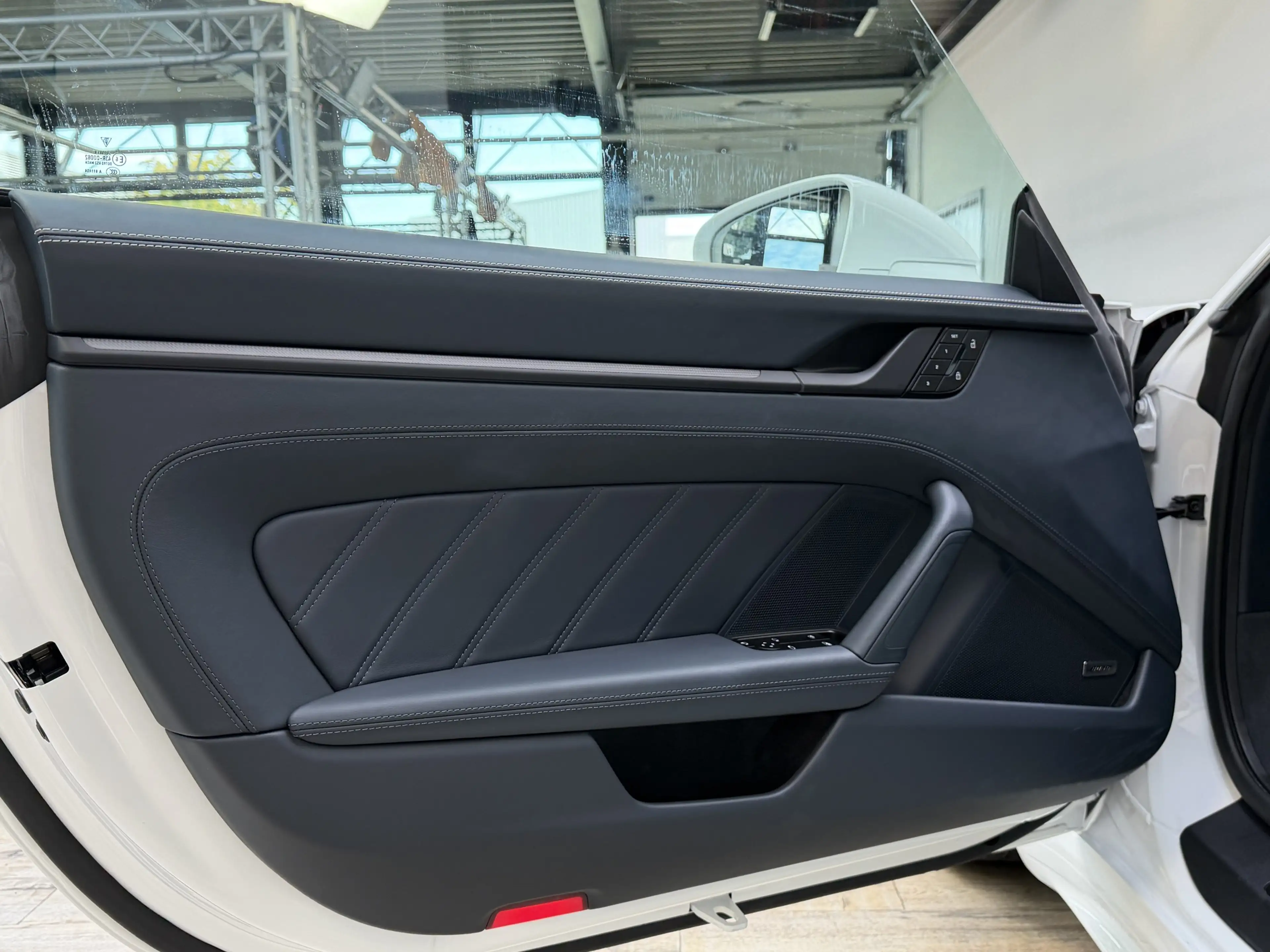 Porsche 992 Coupe GTS Lift Carbon ACC Lederpaket Bose — photo 15