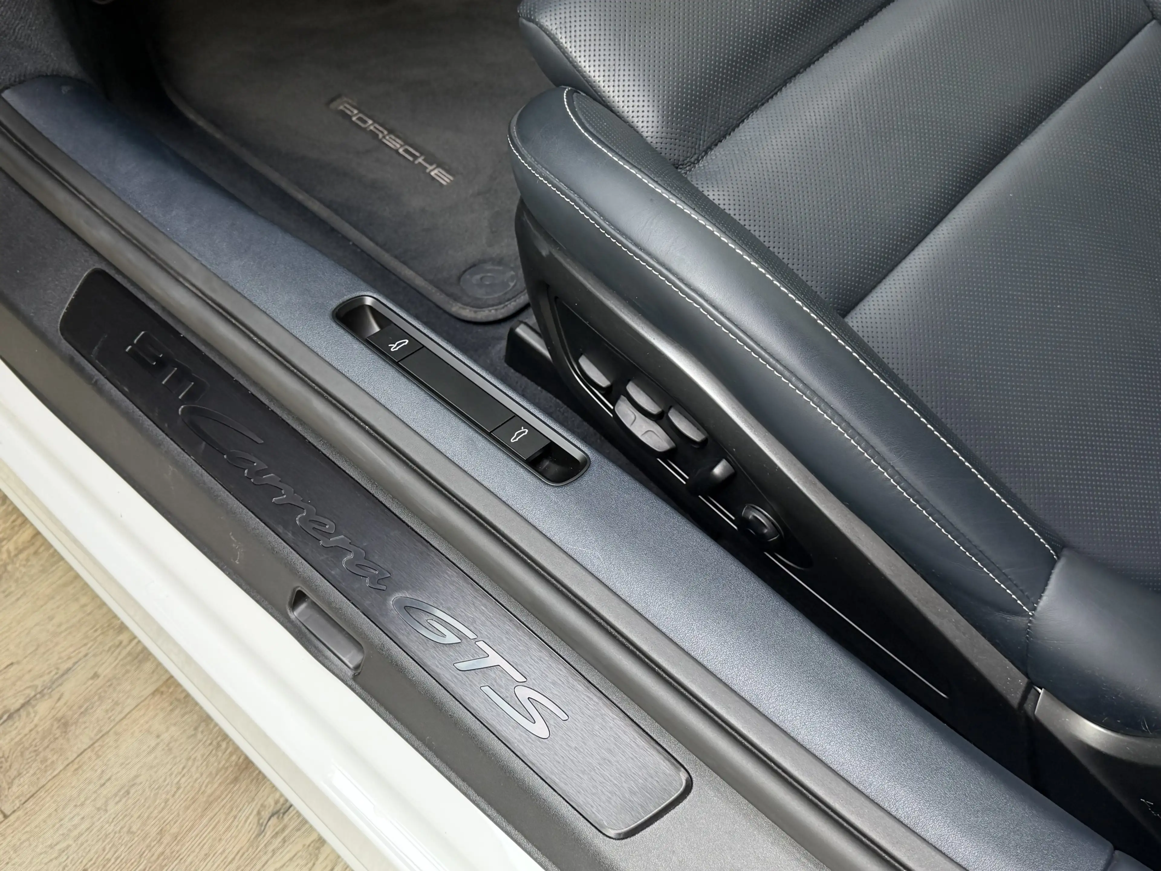 Porsche 992 Coupe GTS Lift Carbon ACC Lederpaket Bose — photo 13