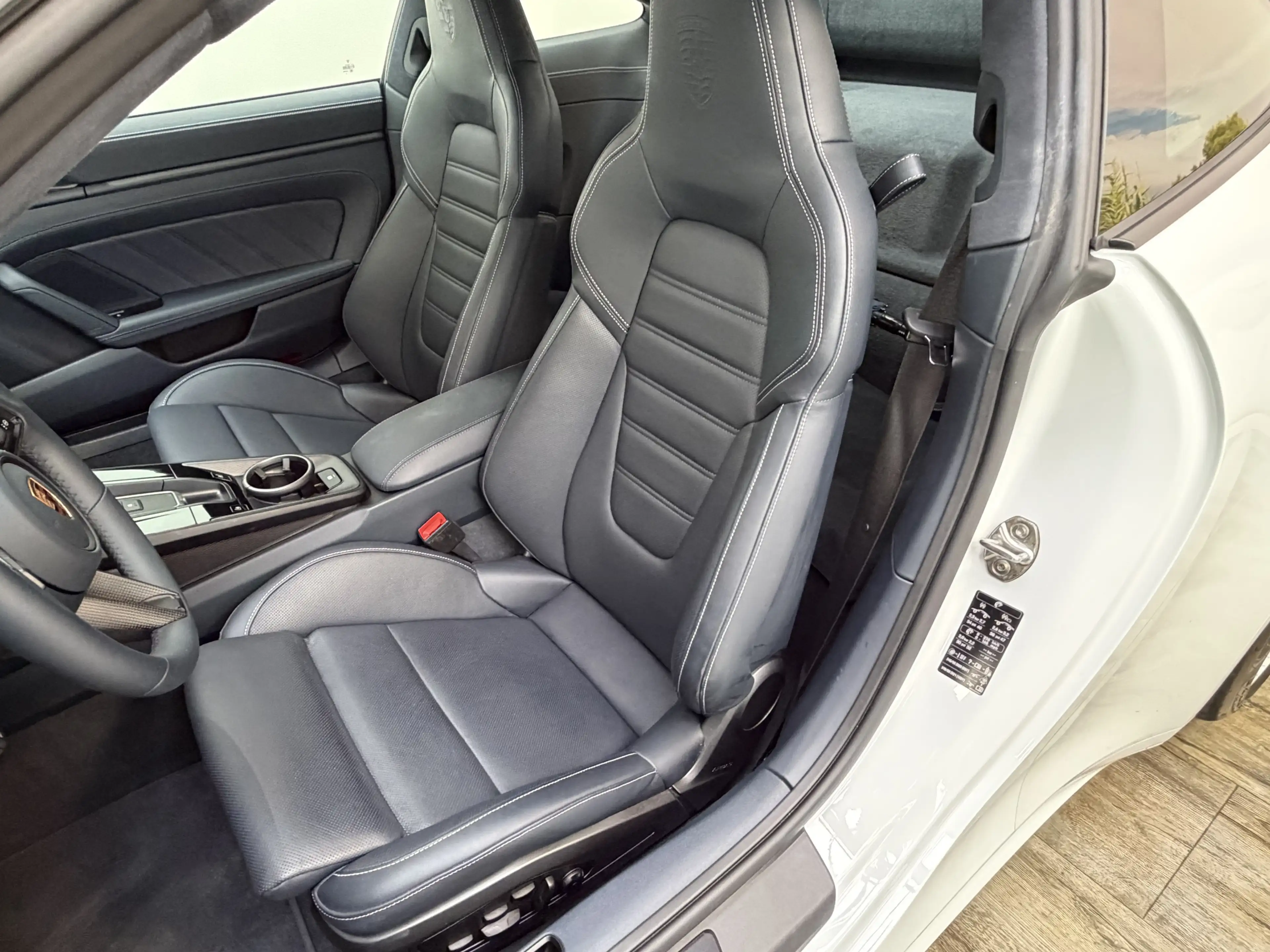 Porsche 992 Coupe GTS Lift Carbon ACC Lederpaket Bose — photo 12