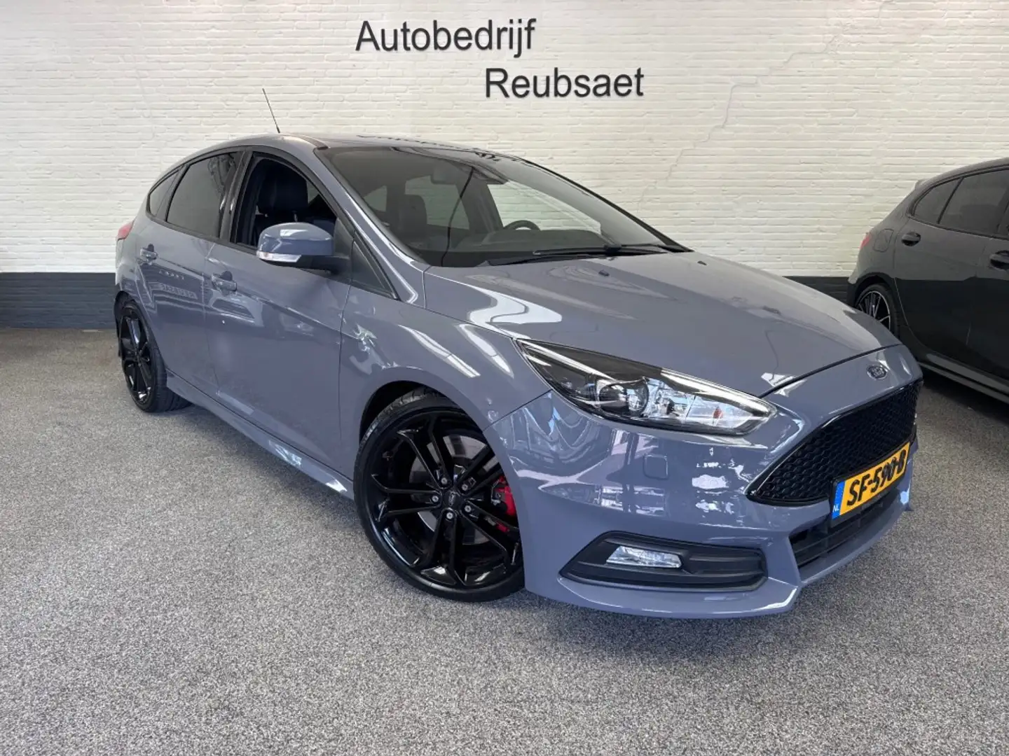 Ford Focus 2.0 Tdci ST-3 Leer Xenon Clima Navi Cruise Incl Ga siva - 1
