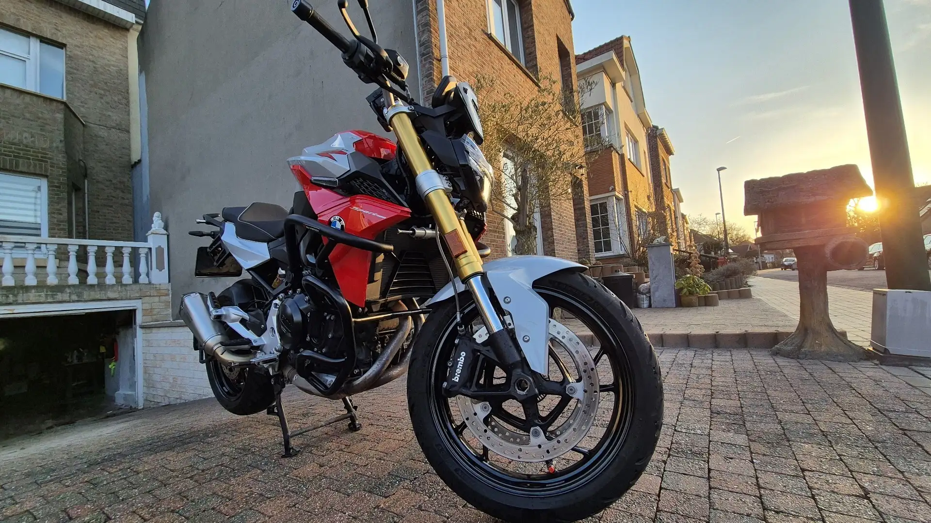 BMW F 900 R Full Options Red - 1