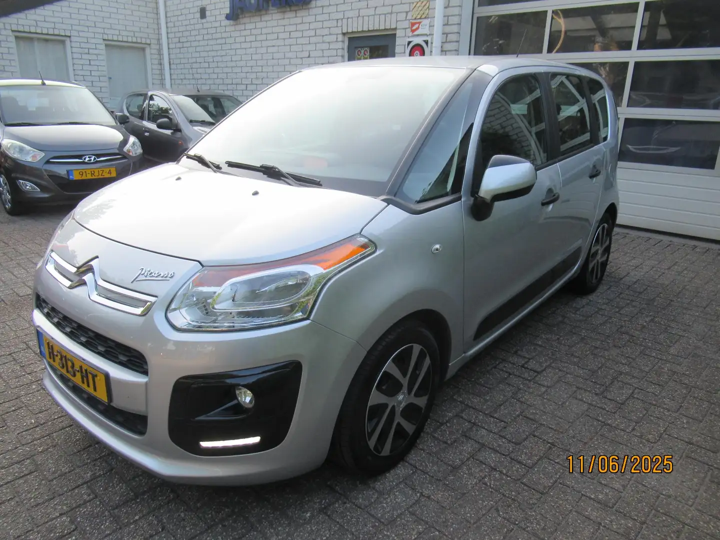 Citroen C3 Picasso 1.4 VTi Attraction Grau - 1
