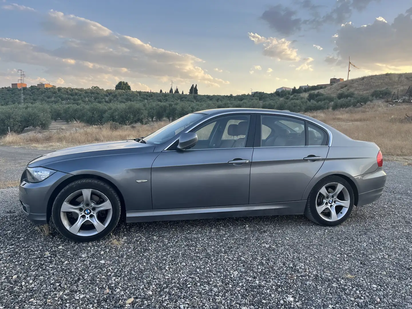 BMW 320 320d xDriveTouring - 1