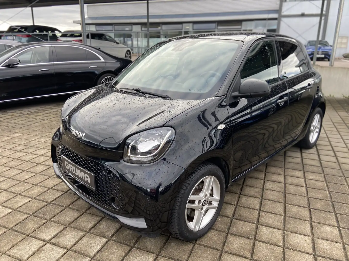 smart forFour smart EQ forfour Premium+22kW.Lader+Kamera+CarPl Schwarz - 2