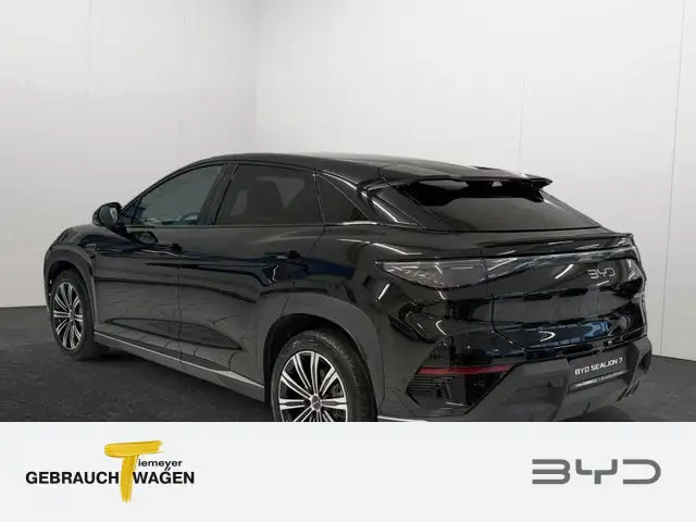Byd Sealion 7 view 6