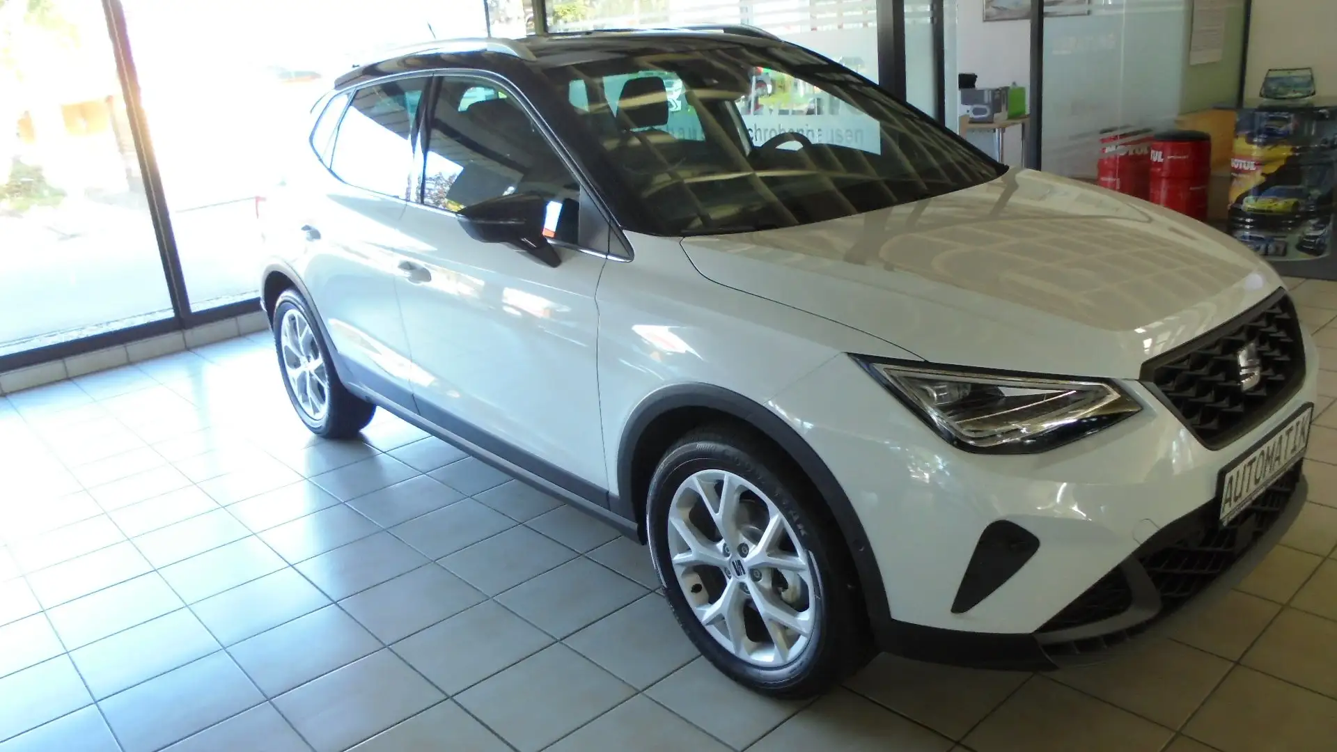 SEAT Arona 1.0 TSI OPF DSG FR Weiß - 2