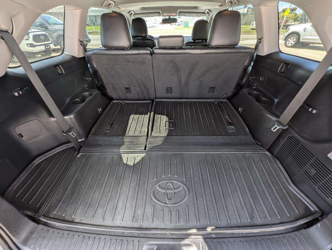 2016 Toyota Highlander XLE | Leather | Navigation | Htd Seats — снимка 1