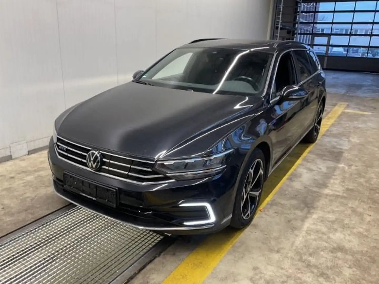 Volkswagen Passat Variant 1.4 TSI Hybrid GTE DSG AHK Navi Schwarz - 2