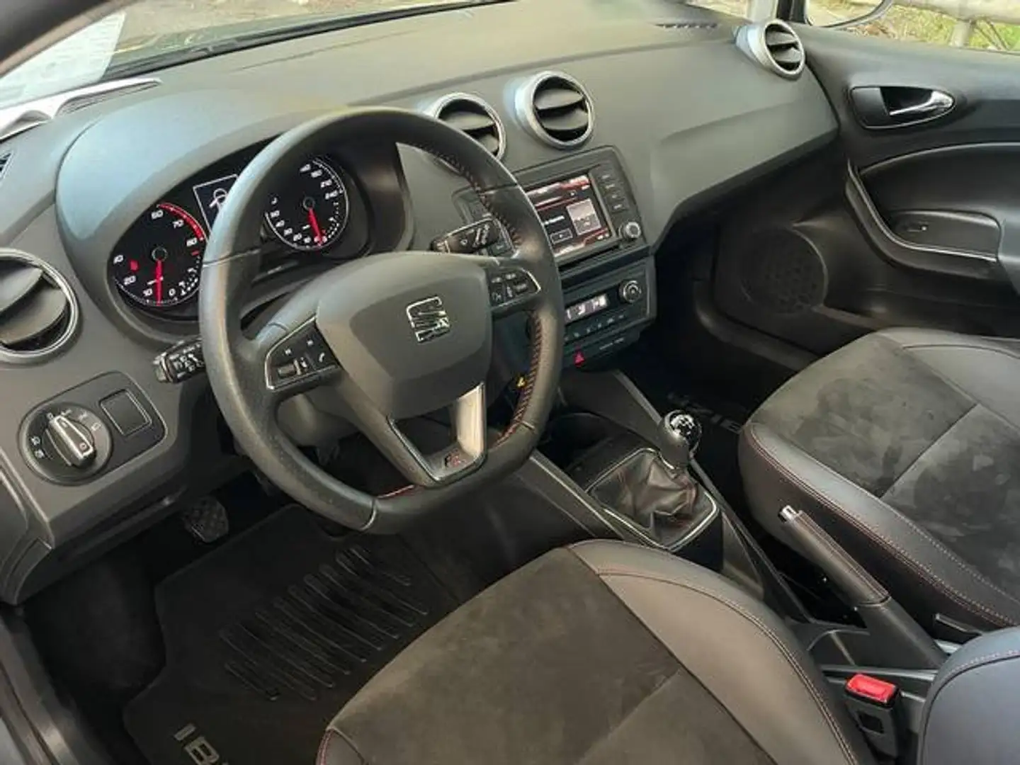 SEAT Ibiza 1.2 TSI S&S FR Gris - 2