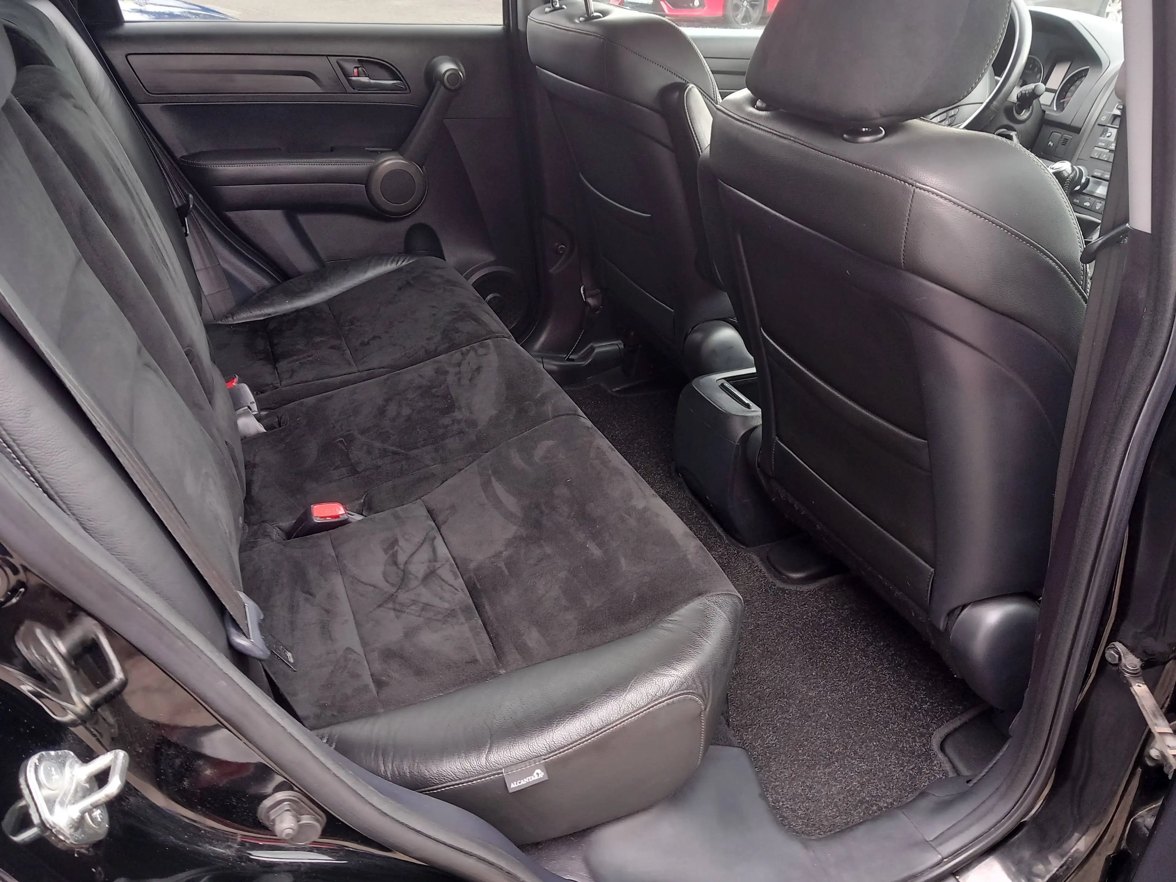 Honda CR-V 2,0 i-VTEC Elegance — photo 11