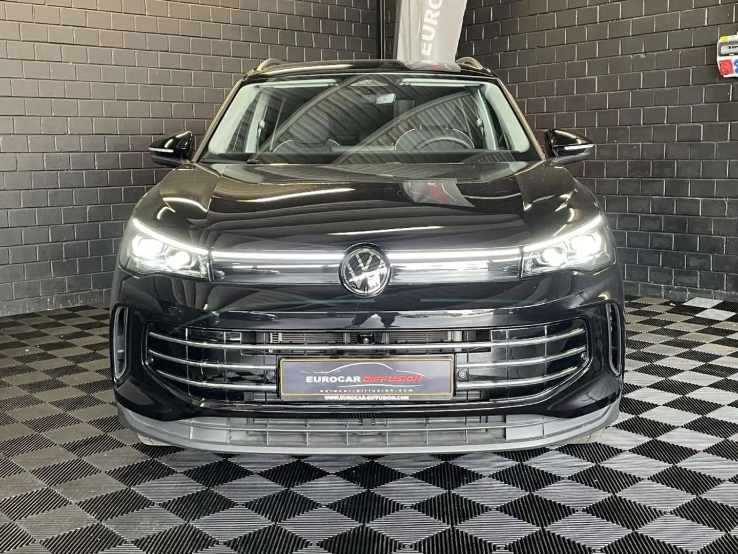 Volkswagen Tiguan Elegance TSI 150 CV DSG7 ** Cam 360 ** At Noir - 2