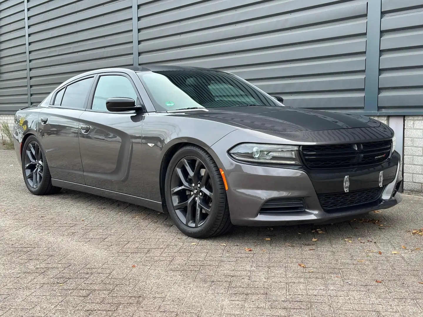 Dodge Charger 3.6 SRT V6 AUT NAVI LEER XENON 20” APK Grijs - 2