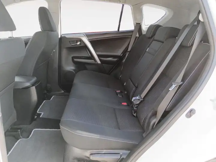 Toyota RAV4 2.5 hybrid 2WD Advance 2016, foto 12