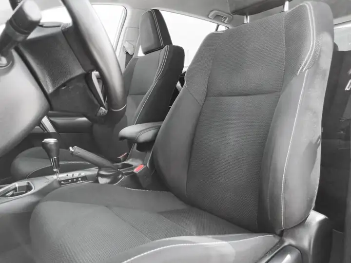 Toyota RAV4 2.5 hybrid 2WD Advance 2016, foto 24