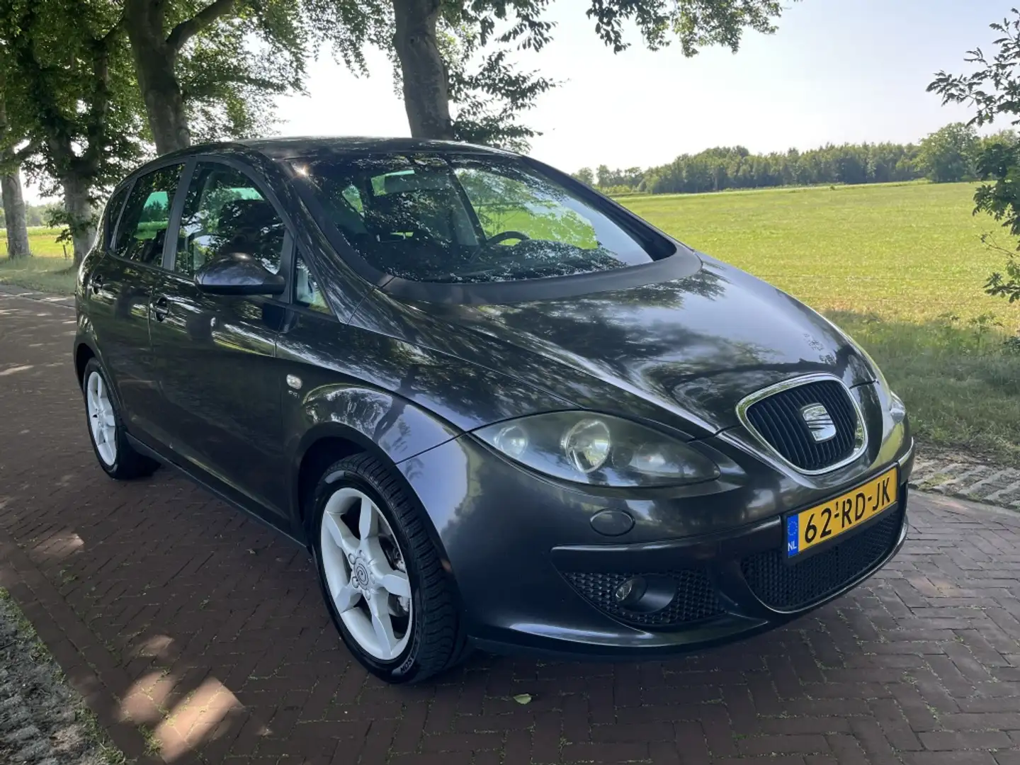 SEAT Altea 2.0 FSI Stylance 2005 Airco Nieuwe Apk Zwart - 2