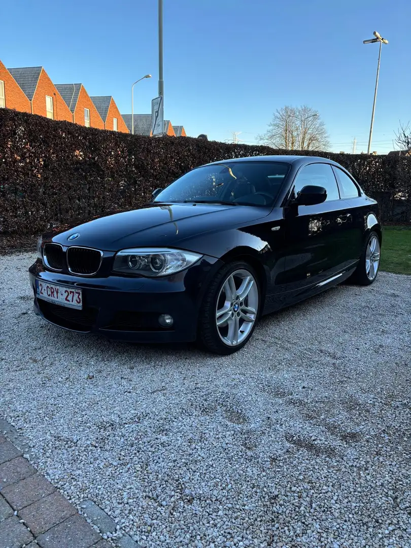 BMW 130 130i Schwarz - 1