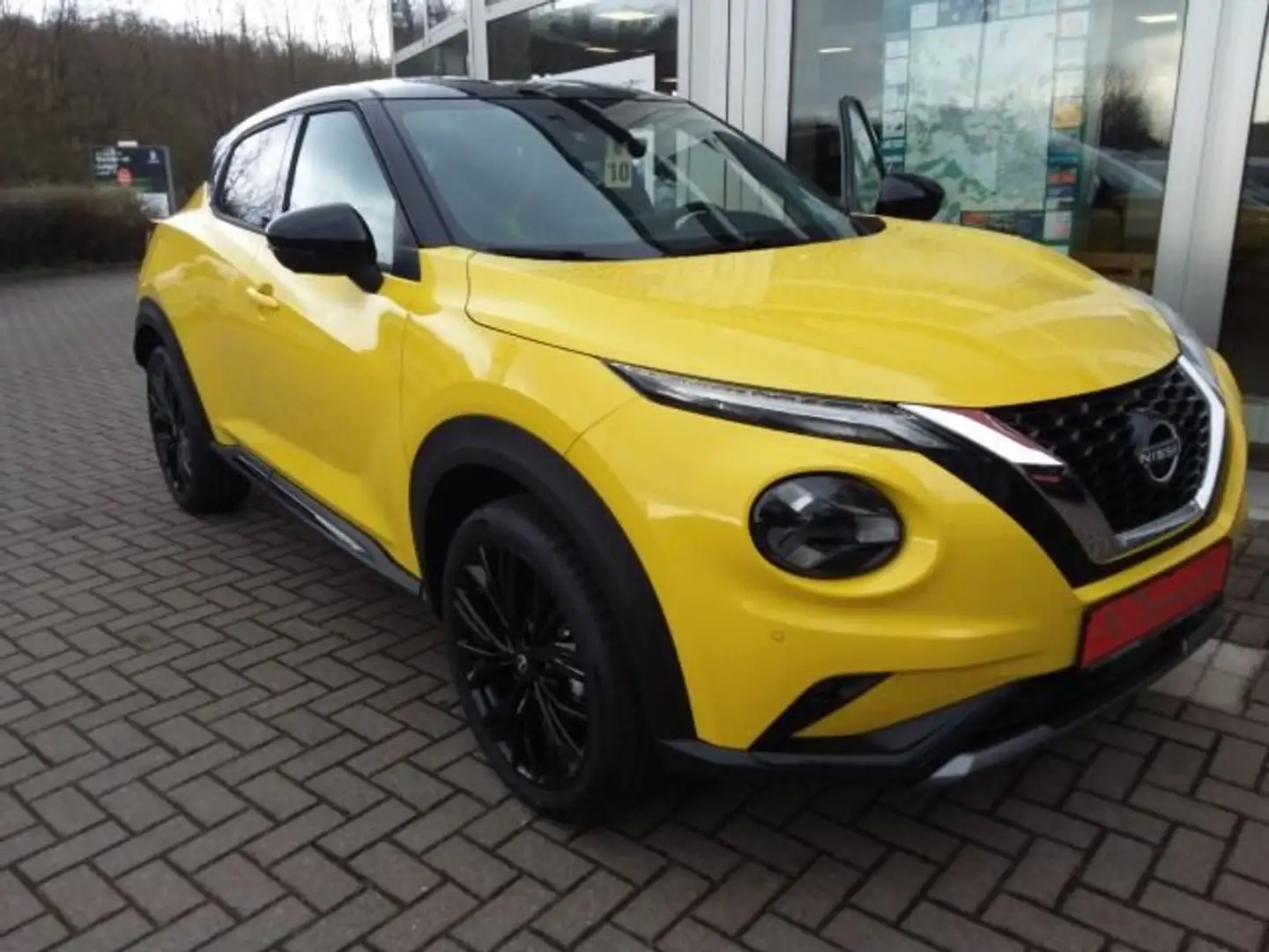 Nissan Juke 1.0 DIG-N-Sport Tageszulassung Gelb - 2