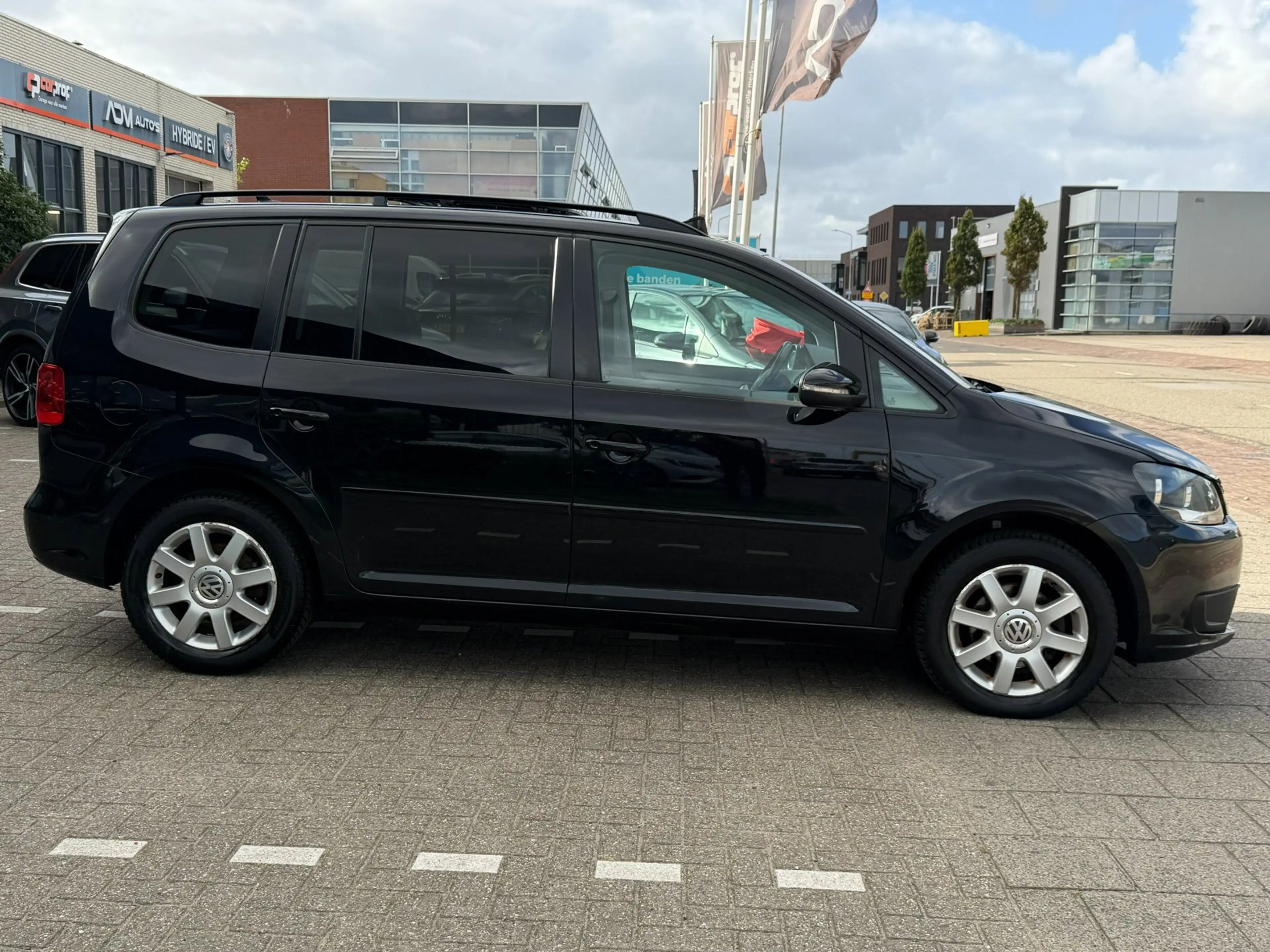 Volkswagen Touran 1.4 TSI Highline DSG l PANO l TREKHAAK — photo 14