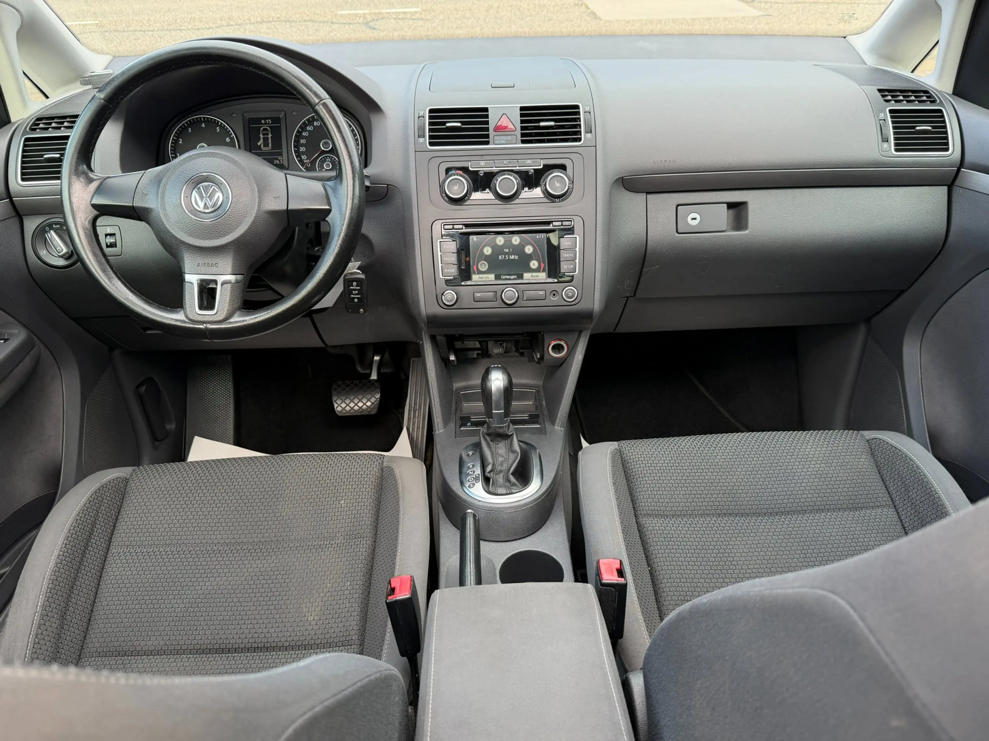 Volkswagen Touran 1.4 TSI Highline DSG l PANO l TREKHAAK — photo 5