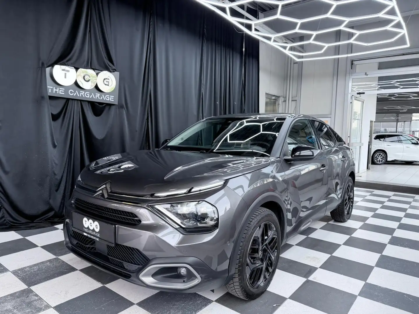 Citroen C4 C4 Bluehdi Shine 130 S&S Grau - 1