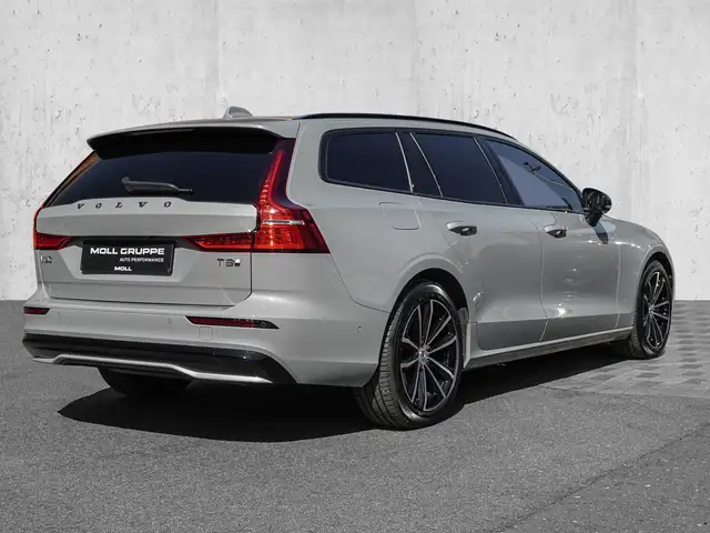 Volvo V60 view 4