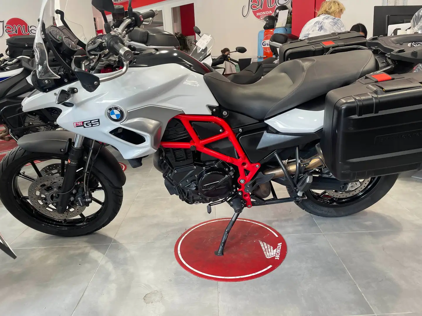 BMW F 700 GS abs Alb - 1